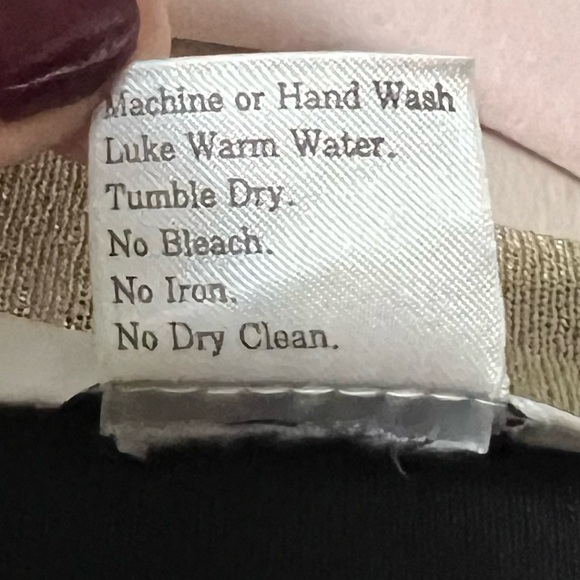 Misook Black and Gold Knit Cardigan • S - Picture 5 of 5